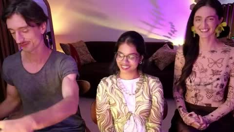   330 UTC2 girls   online show from April 16, 2026, 2:34 am