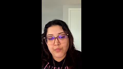 Snapshot of goddess_sereniity chatting on April 12, 2026, 7:52 pm goddess_sereniity online show from April 12, 2026, 7:52 pm