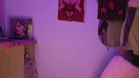 Snapshot of goddess_vee_ chatting on July 4, 2026, 3:02 am vee online show from July 4, 2026, 3:02 am