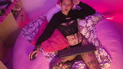 Snapshot of goddess_vee_ chatting on July 20, 2026, 9:17 pm vee online show from July 20, 2026, 9:17 pm