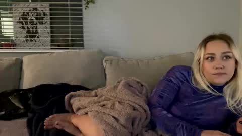 Snapshot of goddessmayvn chatting on February 17, 2025, 4:09 am GoddessMayvn online show from February 17, 2025, 4:09 am