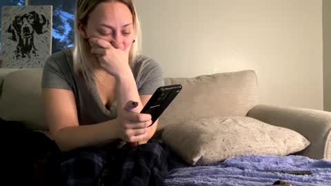 Snapshot of goddessmayvn chatting on February 21, 2025, 1:55 am GoddessMayvn online show from February 21, 2025, 1:55 am