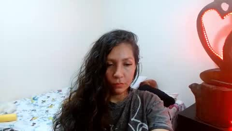 Snapshot of goddessnahi chatting on December 9, 2024, 6:01 am Naih Reyes online show from December 9, 2024, 6:01 am