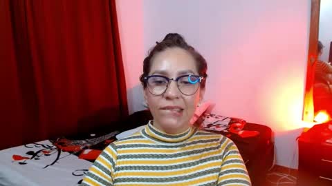 Snapshot of goddessnahi chatting on February 18, 2025, 6:15 am Naih Reyes online show from February 18, 2025, 6:15 am