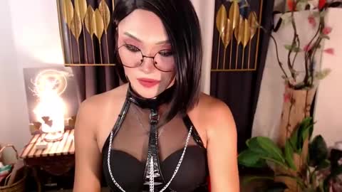 quinnie online show from December 8, 2024, 4:57 am