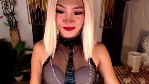 quinnie online show from March 3, 2025, 1:21 am