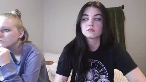 Goddess Raven online show from December 6, 2024, 2:17 pm