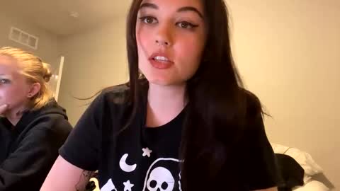 Goddess Raven online show from January 4, 2025, 12:59 am