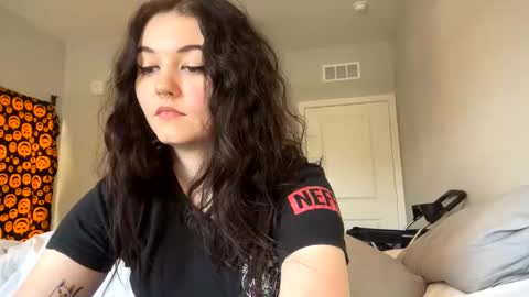 Goddess Raven online show from February 6, 2025, 4:25 pm
