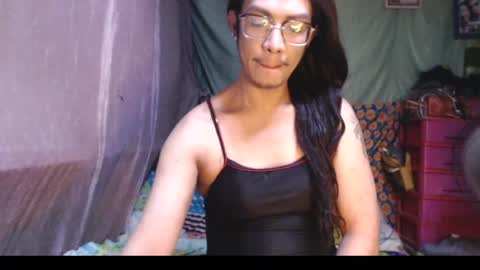 Snapshot of goddesssonyaxxx chatting on April 12, 2026, 5:56 am KENNY DOLL online show from April 12, 2026, 5:56 am