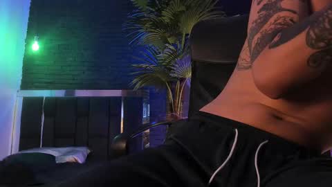 Snapshot of godly_huan chatting on February 26, 2025, 3:10 am HUAN online show from February 26, 2025, 3:10 am