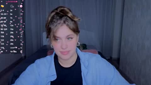 Lilya online show from September 18, 2025, 4:31 pm