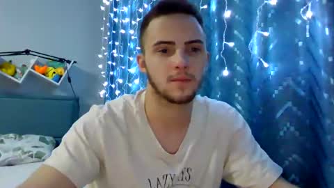 Snapshot of golden_boyyy21 chatting on January 11, 2025, 2:15 pm Golden boyyy21 online show from January 11, 2025, 2:15 pm