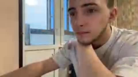 Snapshot of golden_boyyy21 chatting on January 22, 2025, 12:27 pm Golden boyyy21 online show from January 22, 2025, 12:27 pm