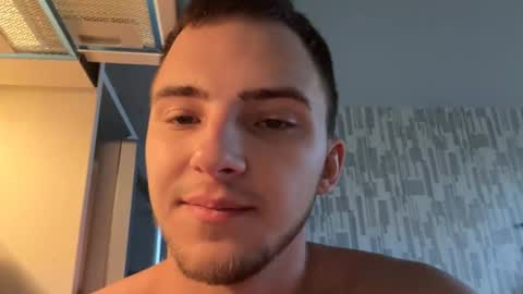 Snapshot of golden_boyyy21 chatting on January 24, 2025, 11:37 am Golden boyyy21 online show from January 24, 2025, 11:37 am