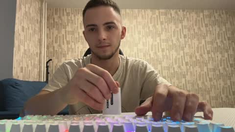 Snapshot of golden_boyyy21 chatting on January 31, 2025, 3:11 pm Golden boyyy21 online show from January 31, 2025, 3:11 pm