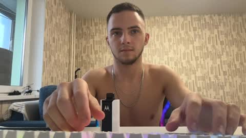 Snapshot of golden_boyyy21 chatting on February 1, 2025, 10:48 am Golden boyyy21 online show from February 1, 2025, 10:48 am