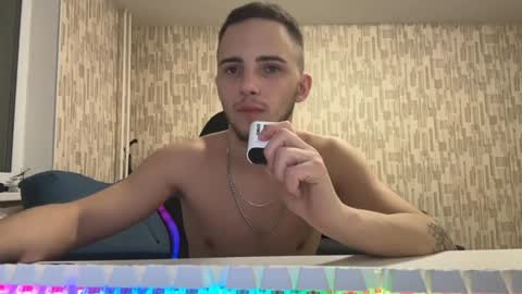 Snapshot of golden_boyyy21 chatting on February 2, 2025, 5:15 pm Golden boyyy21 online show from February 2, 2025, 5:15 pm