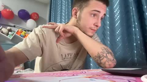 Snapshot of golden_boyyy21 chatting on February 24, 2025, 4:36 pm Golden boyyy21 online show from February 24, 2025, 4:36 pm