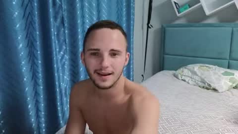 Snapshot of golden_boyyy21 chatting on September 10, 2025, 7:36 pm Golden boyyy21 online show from September 10, 2025, 7:36 pm