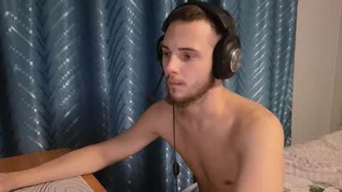 Snapshot of golden_boyyy21 chatting on October 22, 2025, 2:06 pm Golden boyyy21 online show from October 22, 2025, 2:06 pm