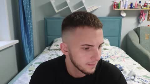 Snapshot of golden_boyyy21 chatting on November 7, 2025, 12:38 pm Golden boyyy21 online show from November 7, 2025, 12:38 pm