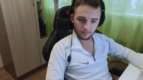 Snapshot of golden_boyyy21 chatting on November 29, 2025, 6:49 am Golden boyyy21 online show from November 29, 2025, 6:49 am