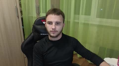 Snapshot of golden_boyyy21 chatting on December 1, 2025, 8:14 pm Golden boyyy21 online show from December 1, 2025, 8:14 pm