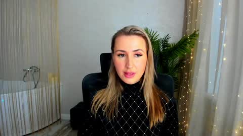 Snapshot of goldenlighte chatting on January 20, 2025, 12:39 pm Olivia online show from January 20, 2025, 12:39 pm