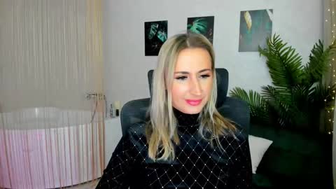 Snapshot of goldenlighte chatting on September 10, 2025, 6:52 pm Olivia online show from September 10, 2025, 6:52 pm