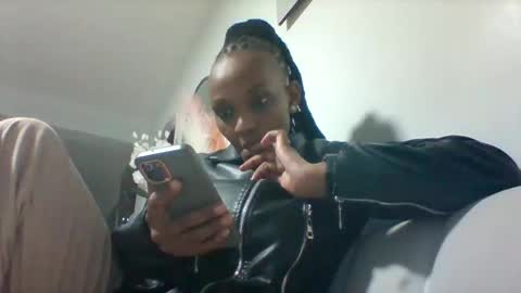 Snapshot of goldenmusexo chatting on April 11, 2026, 6:45 pm goldenmusexo online show from April 11, 2026, 6:45 pm