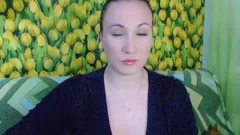 goldmoonn online show from April 19, 2026, 4:28 pm