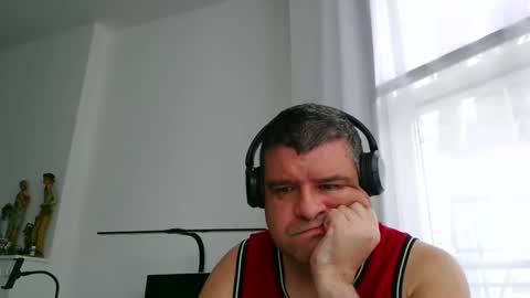gomezgonz5 online show from September 17, 2025, 9:55 am