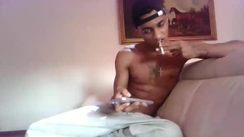 Snapshot of gommez19 chatting on October 31, 2025, 1:34 pm GOMMEZ online show from October 31, 2025, 1:34 pm