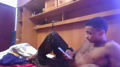 Snapshot of gommez19 chatting on November 2, 2025, 6:21 pm GOMMEZ online show from November 2, 2025, 6:21 pm