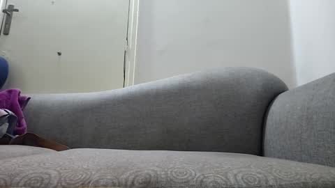 Geny online show from October 13, 2025, 6:46 am