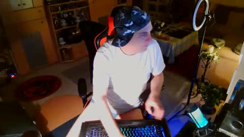 Snapshot of google5001 chatting on December 2, 2025, 6:30 am google5001 online show from December 2, 2025, 6:30 am