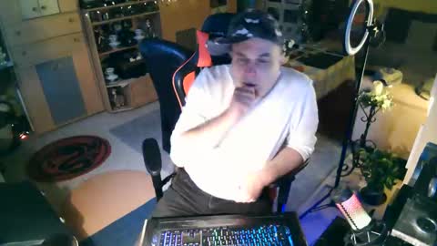 Snapshot of google5001 chatting on December 23, 2025, 9:07 am google5001 online show from December 23, 2025, 9:07 am