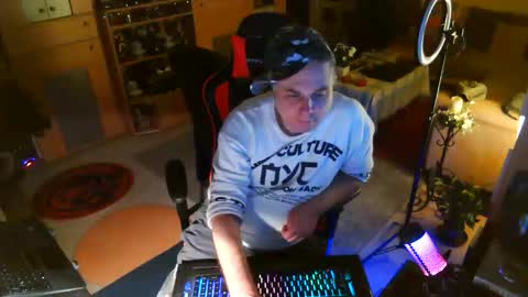 Snapshot of google5001 chatting on January 7, 2026, 2:14 am google5001 online show from January 7, 2026, 2:14 am