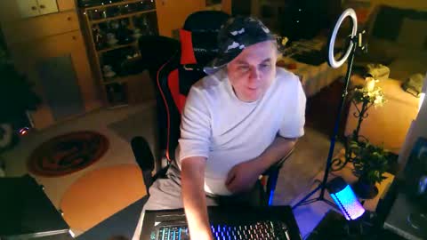 Snapshot of google5001 chatting on February 6, 2026, 4:28 am google5001 online show from February 6, 2026, 4:28 am