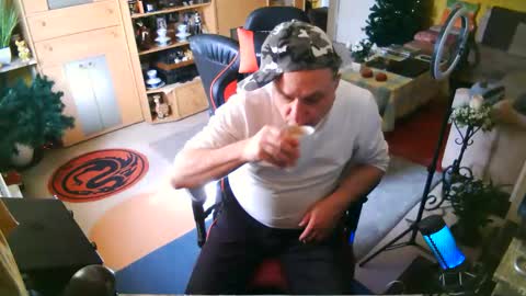 Snapshot of google5001 chatting on April 9, 2026, 11:15 am google5001 online show from April 9, 2026, 11:15 am