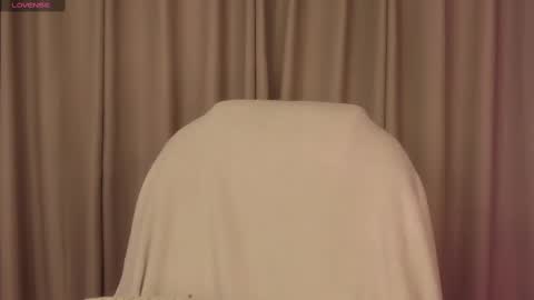 Snapshot of gorgeous_brunette chatting on February 28, 2025, 8:53 am Rose online show from February 28, 2025, 8:53 am