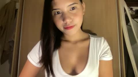 Lyn online show from September 17, 2025, 8:05 am
