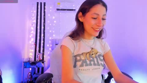 i am Jessi  I love animals and drawing I hope to get along with everyone. XOXO online show from May 19, 2026, 9:10 pm