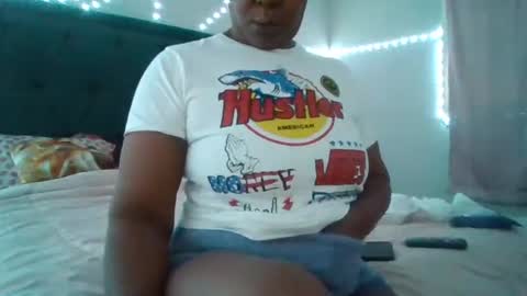 Snapshot of gotcake713 chatting on September 28, 2025, 2:22 pm Sue Goddess online show from September 28, 2025, 2:22 pm