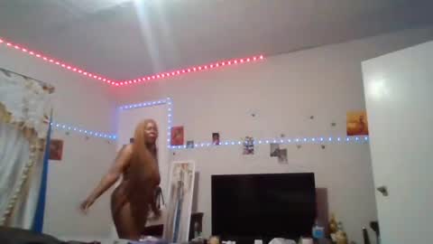 Snapshot of gotcake713 chatting on October 21, 2025, 1:06 am Sue Goddess online show from October 21, 2025, 1:06 am