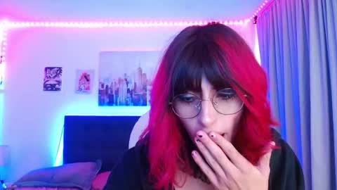 goth_minerva online show from November 23, 2025, 1:11 pm