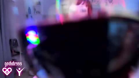    online show from October 13, 2025, 3:39 am