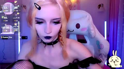 gothiclali online show from May 4, 2026, 11:34 pm