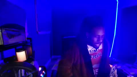 Snapshot of gottalovechocolatexxx chatting on December 3, 2025, 10:24 am gottalovechocolatexxx online show from December 3, 2025, 10:24 am